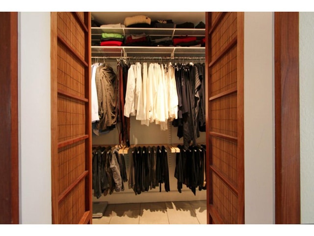 1004-N.-Montclair-master-closet