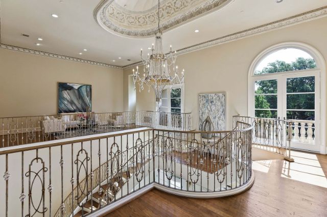 10121-Waller-Drive-1