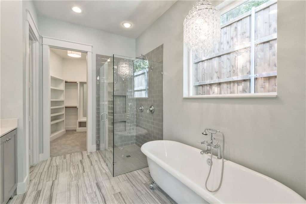 10136-Robin-Hill-lane-master-bath-1-1024x682