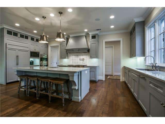 10181-Daria-drive-kitchen1