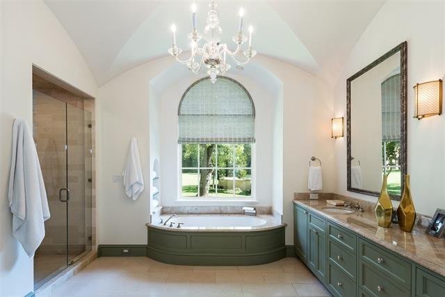 10203-Holloway-entry-2