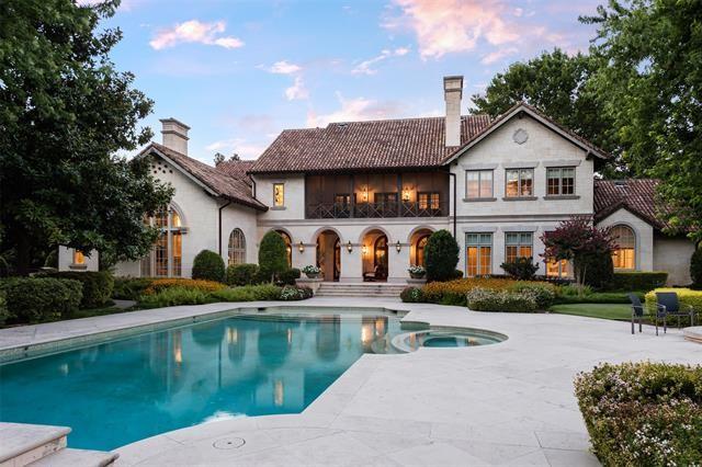 10203-Holloway-entry-2