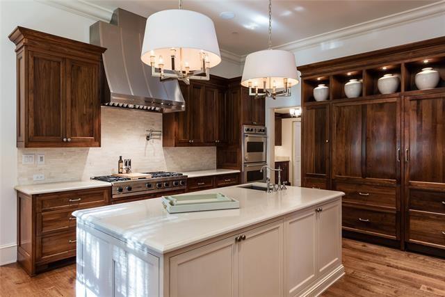 10203-Holloway-entry-2