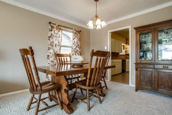 10211-Longmeadow-Dining-575x383