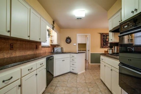 10211-Longmeadow-Kitchen-575x383