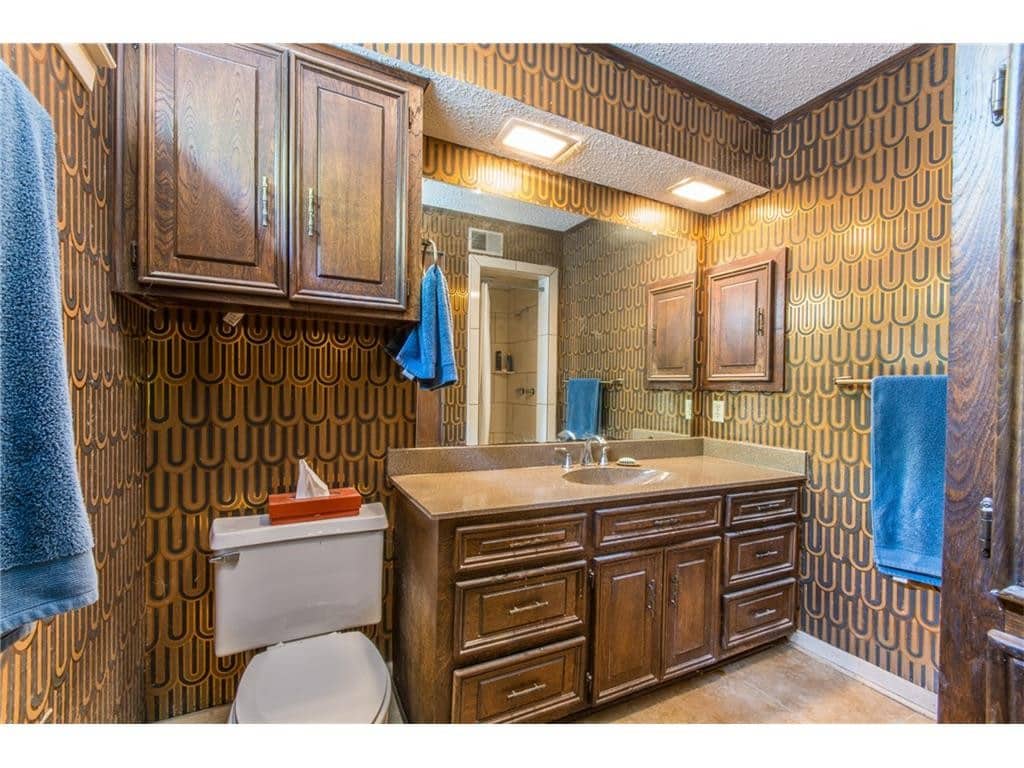 10225-Betty-Jane-Lane-bathroom-wild-1024x768