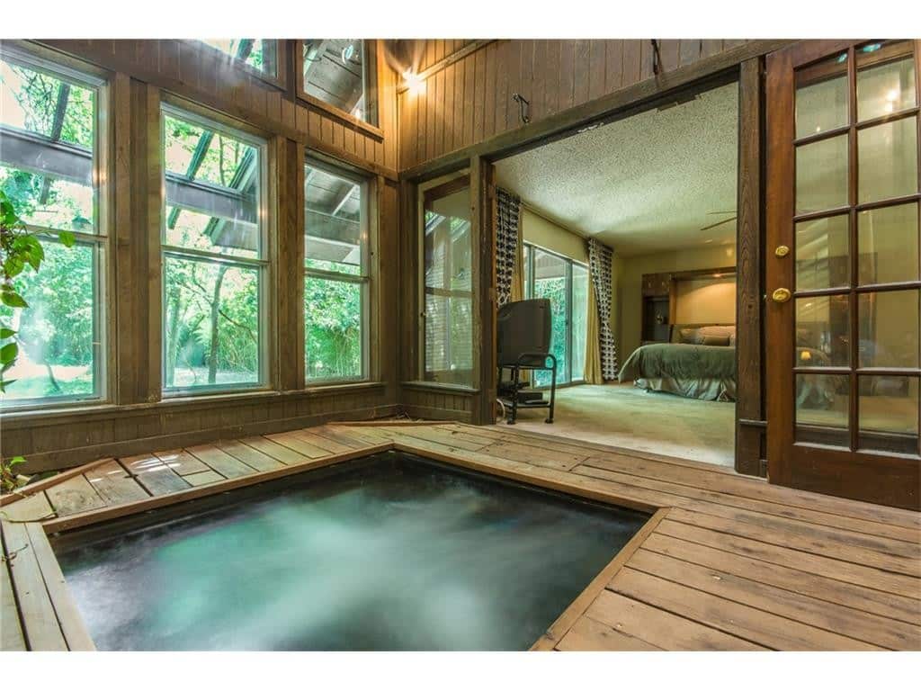 10225-Betty-Jane-Lane-hot-tub-1024x768