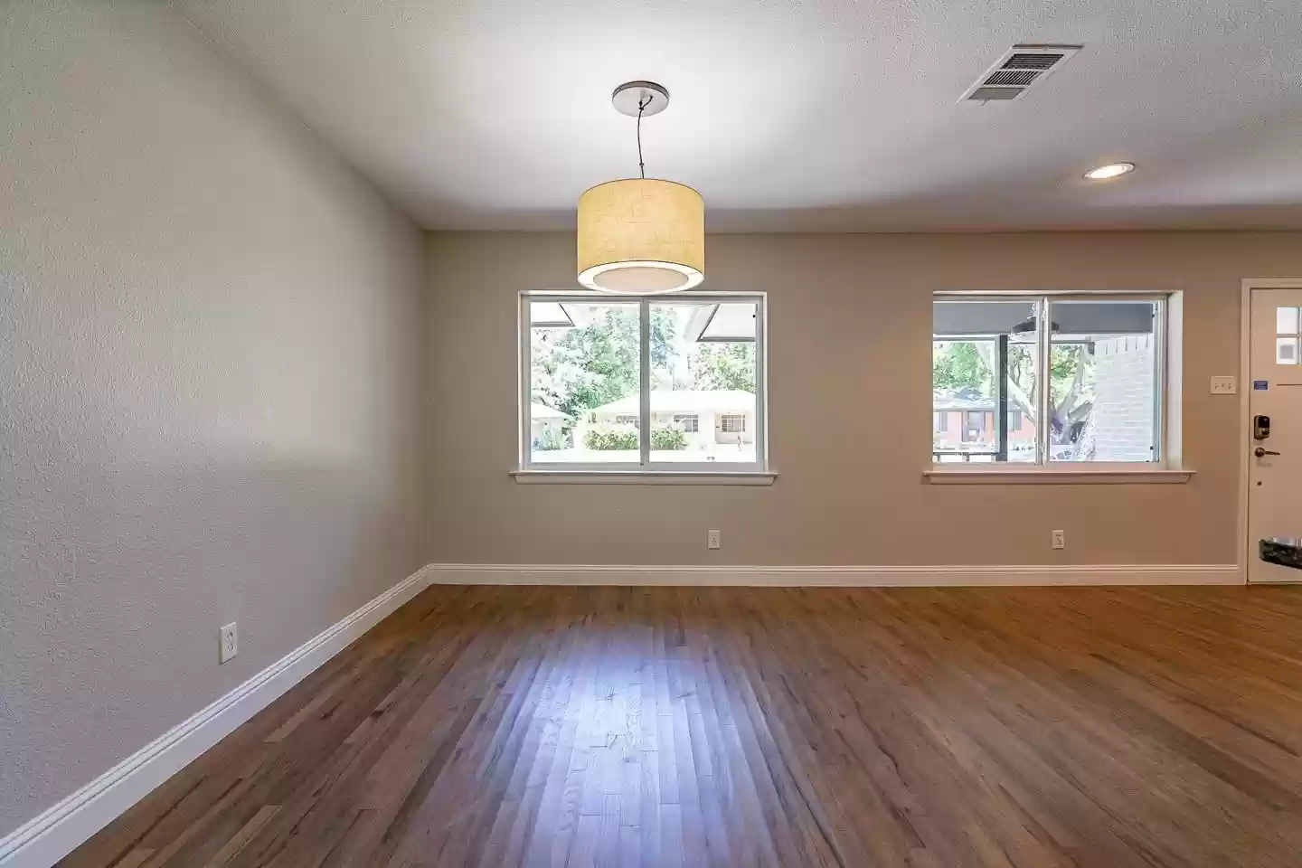 10226-Eastwood-Dr.-Front-1024x683