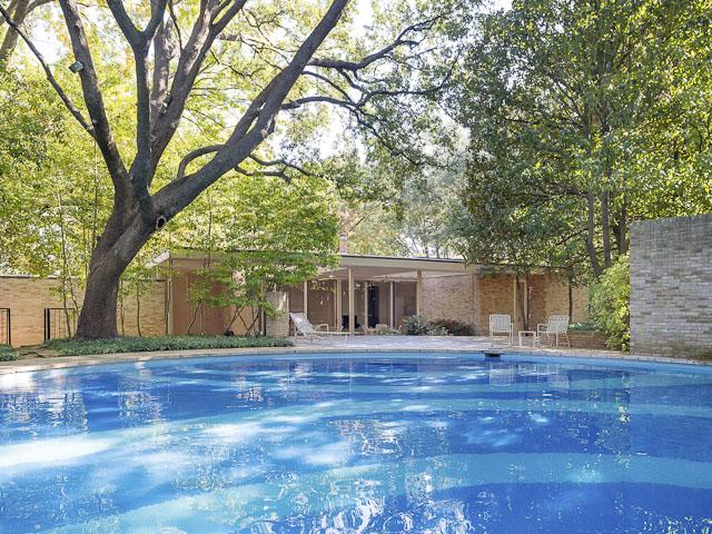 10300-Strait-Lane-pool