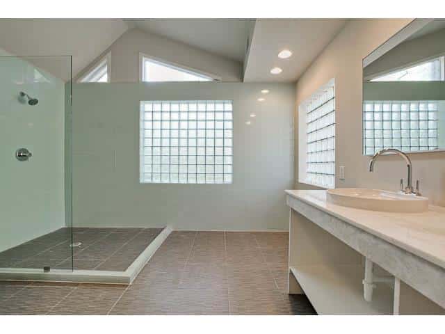10305-Crittendon-Master-Bath