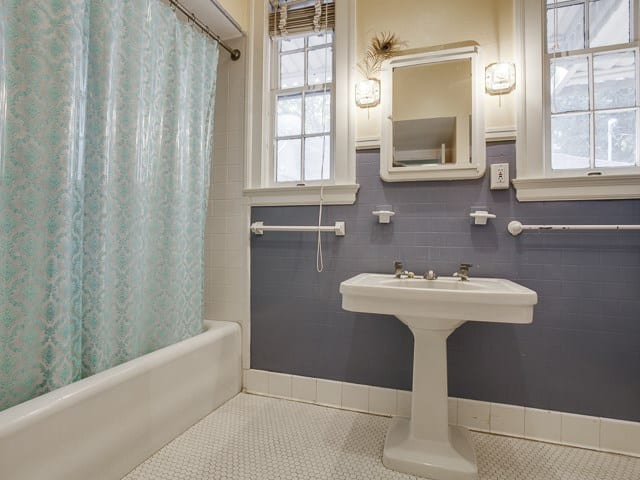 1031-N.-Madison-Bath