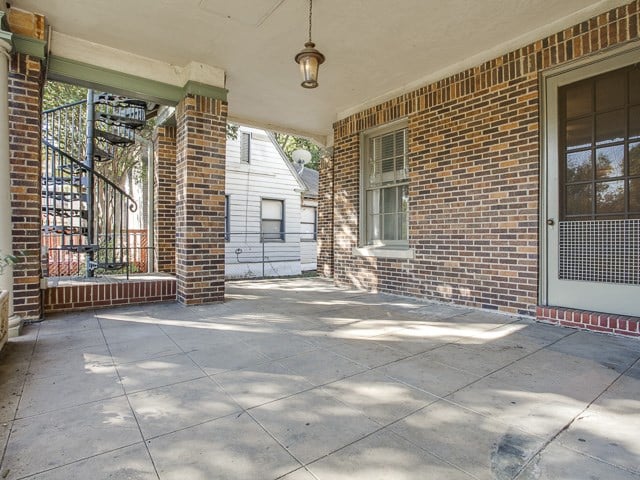 1031-N.-Madison-Front-Porch