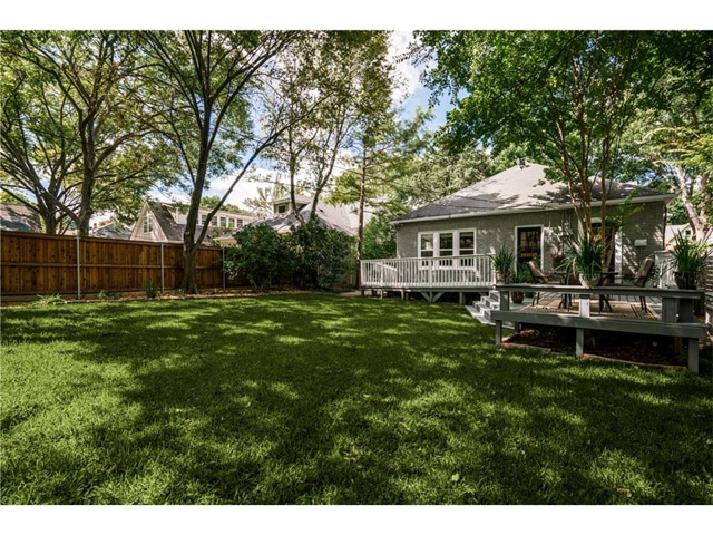 1034-Winnetka-Backyard