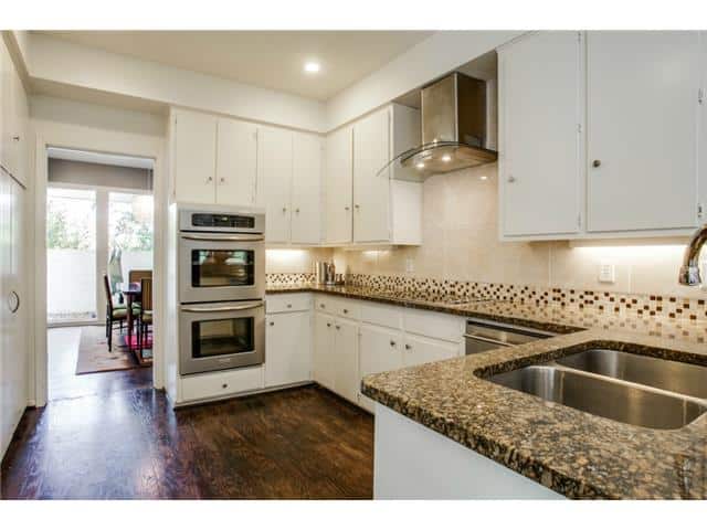 10510-Berry-Knoll-Kitchen-2
