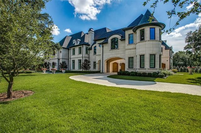 10515-Lennox-Lane-facade