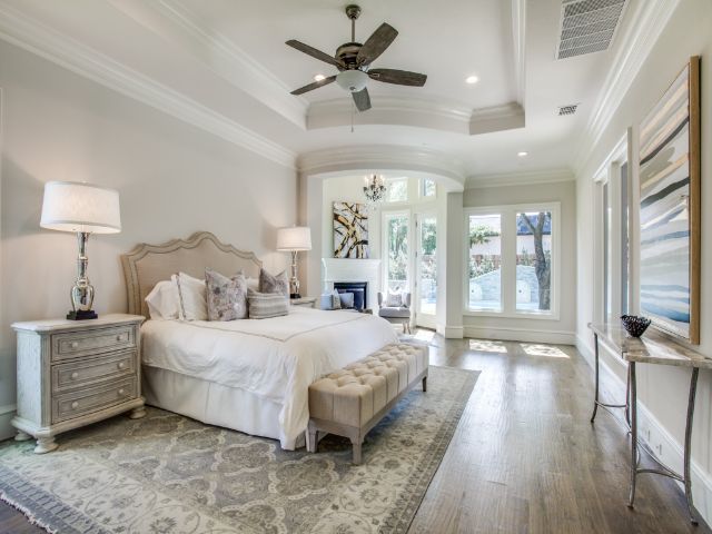 10515-Lennox-Lane-facade