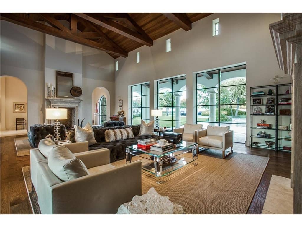 10731-Bridge-Hollow-Court-Living-3-1024x768