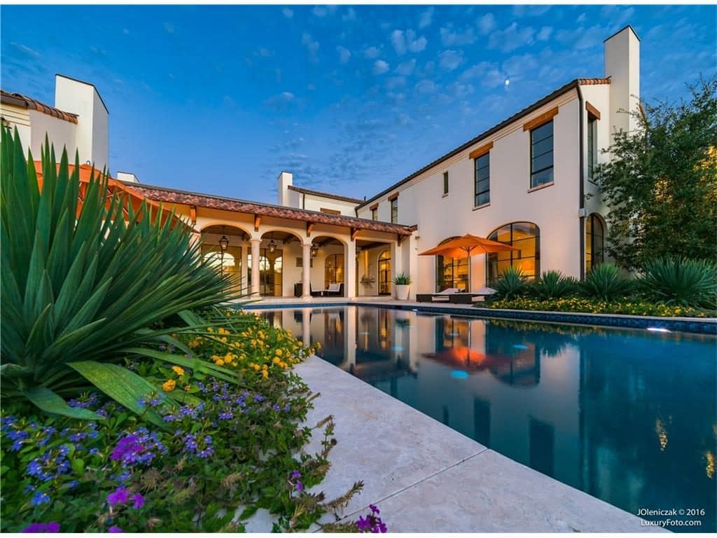 10731-Bridge-Hollow-Court-back-view-1024x768