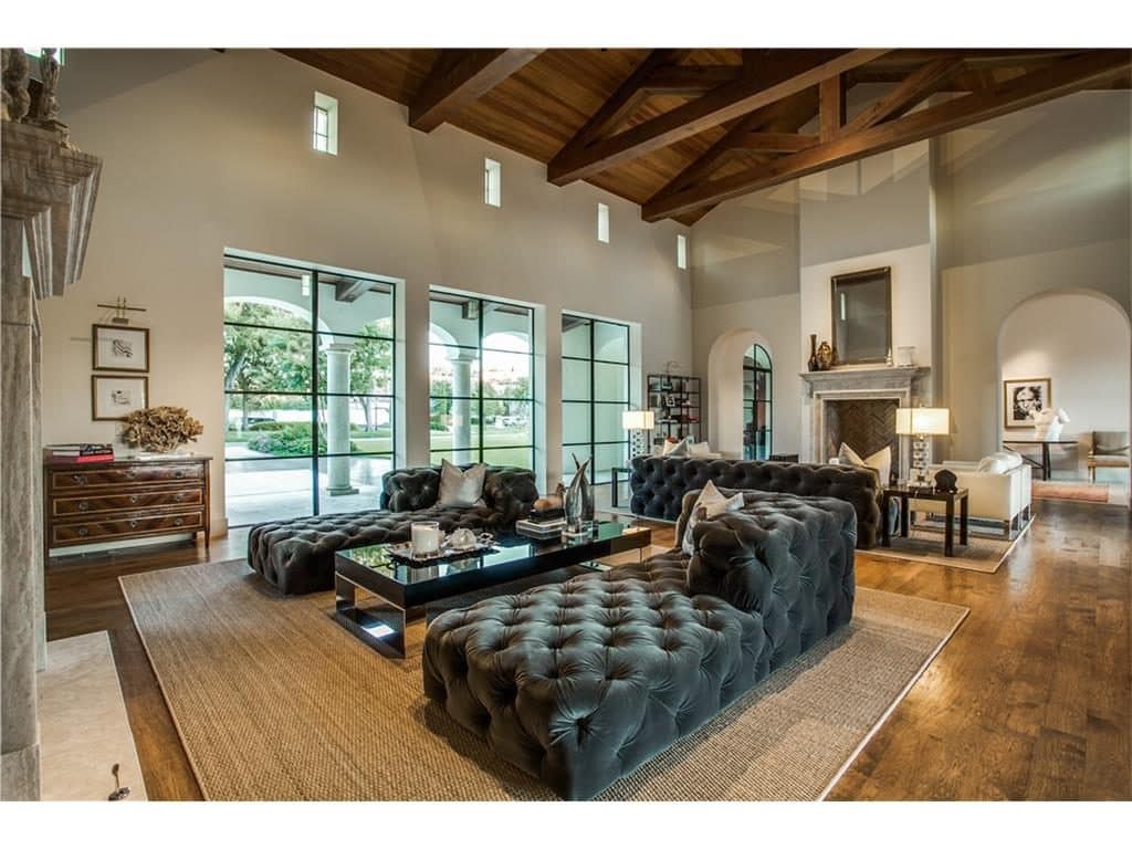 10731-Bridge-Hollow-Court-living-overview-1024x768