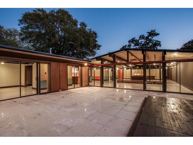 10741-Eden-Roc-Backyard