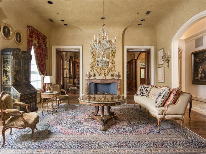 10777-Strait-Lane-formal-living