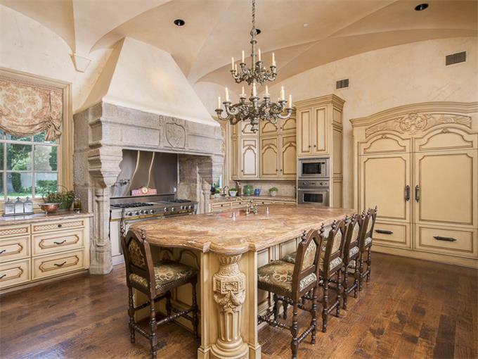 10777-Strait-Lane-kitchen1