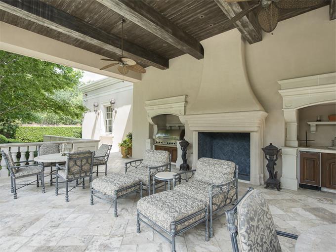 10777-Strait-Lane-outdoor-kitchen