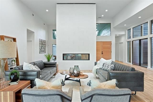 10807-Branch-Oaks-Circle-2