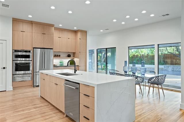 10807-Branch-Oaks-Circle-2