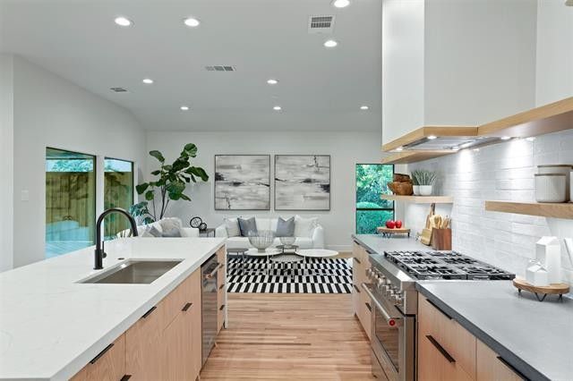 10807-Branch-Oaks-Circle-2