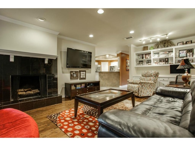 10811-Stone-Canyon-Formal-Living-2