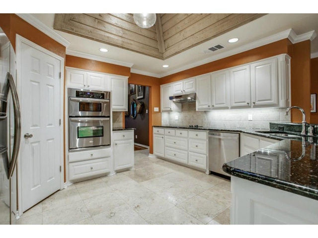 10811-Stone-Canyon-kitchen-2