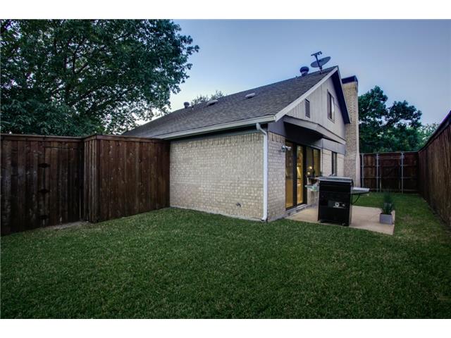 10830-Hayfield-Backyard