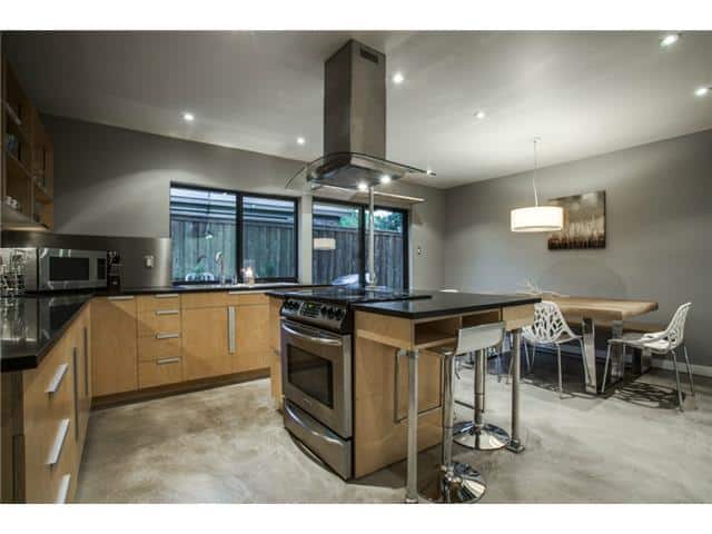 10830-Hayfield-Kitchen-Dining