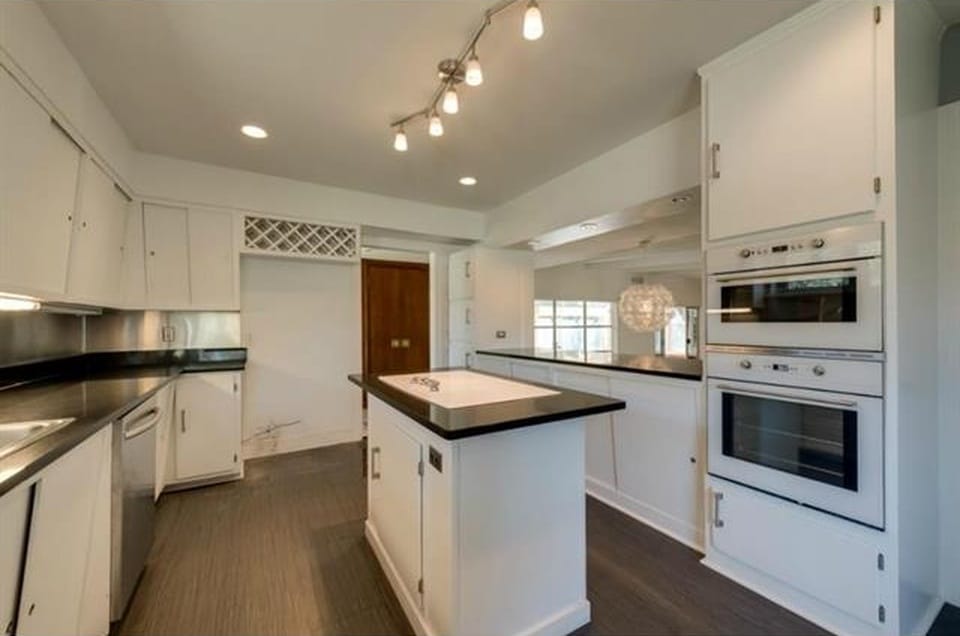 11023-Pinocchio-Kitchen-2