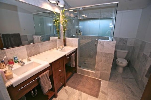 11038-Snow-White-master-bath-575x383