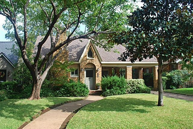 1106-N-Clinton-Street