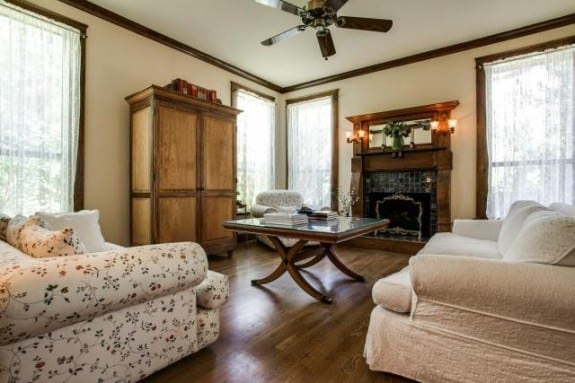 1115-Sarasota-Living-575x383