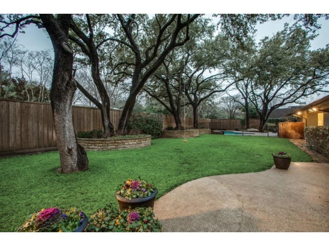 11159-Russwood-Backyard