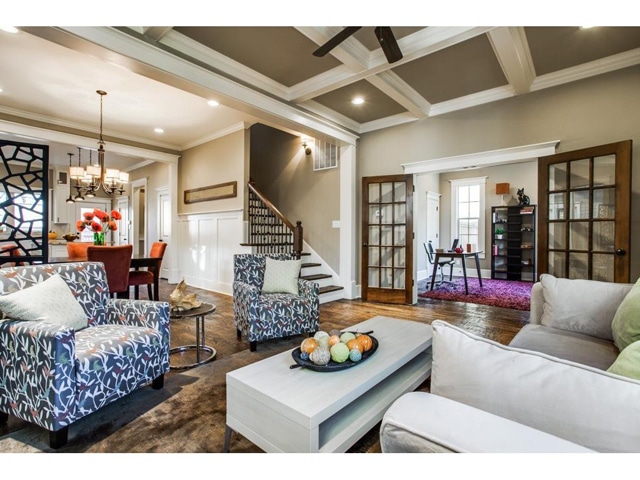 1117-Kings-Hwy-Living-3