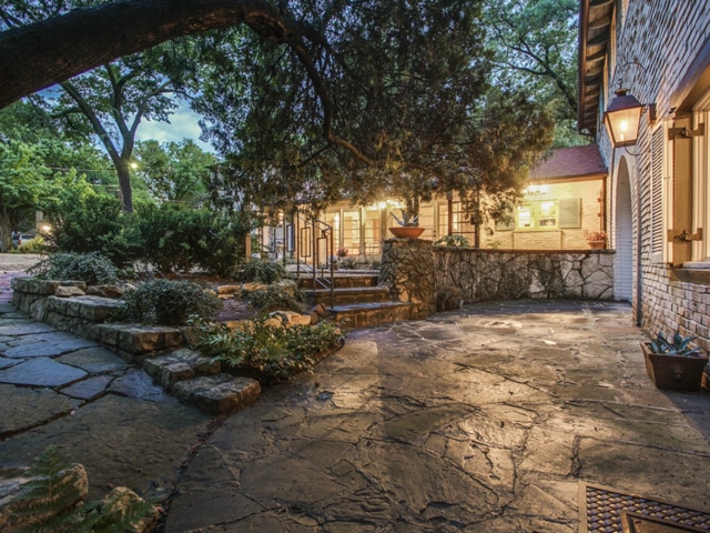 1125-Canterbury-Patio