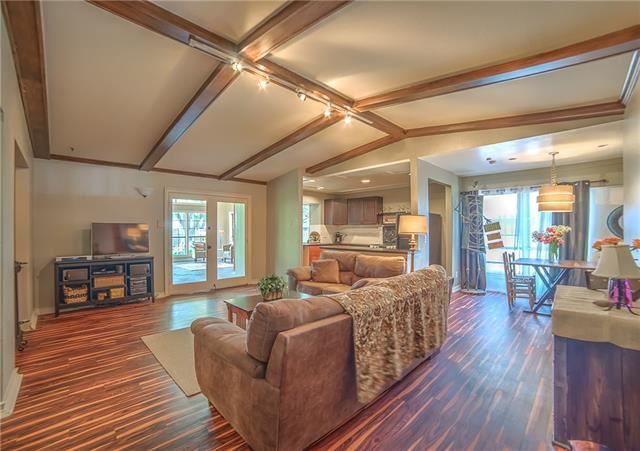 11318-Carissa-Living