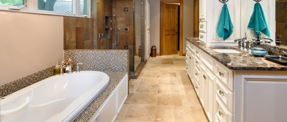 11323ERicksCir83H-930x398.jpgmaster-bath