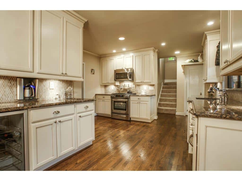 1136-Turner-kitchen-2