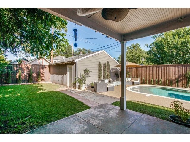 114-N.-Edgefield-Backyard