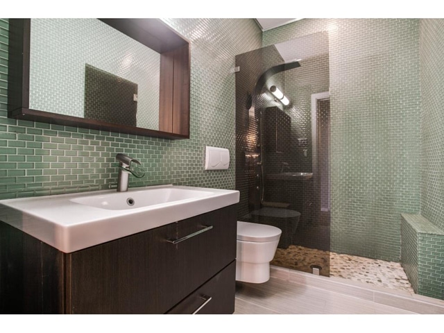 114-N.-Edgefield-Guest-Bath