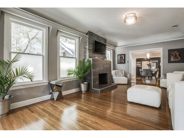 114-N.-Edgefield-Living