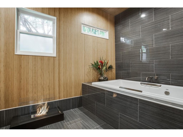 114-N.-Edgefield-Master-bath-2