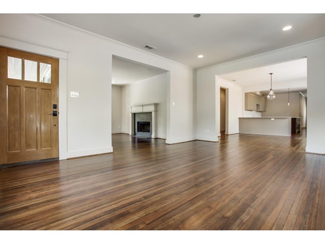 115-S.-Clinton-Living-Family