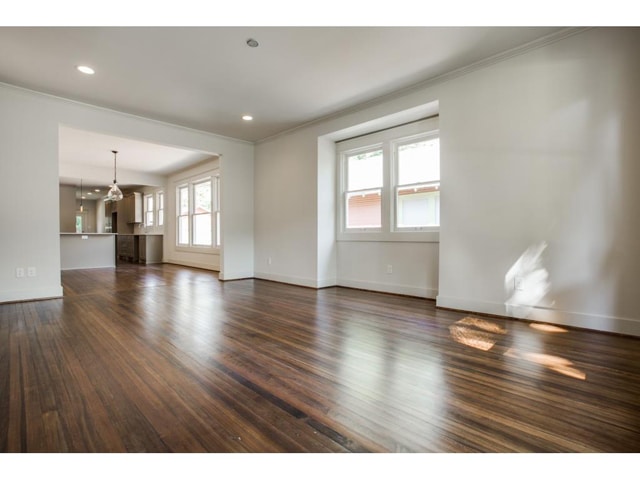 115-S.-Clinton-Living